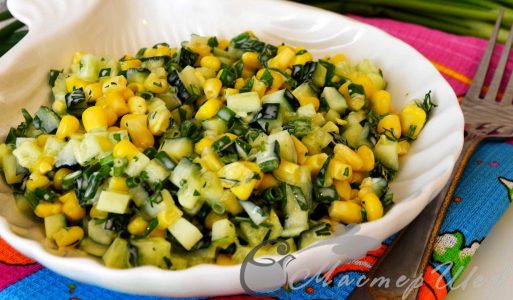 Салат из огурцов и кукурузы за 3 минуты