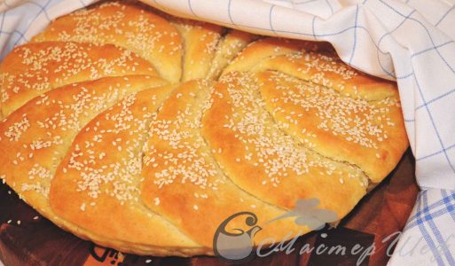 Сербский хлеб «Погачице» с кунжутом