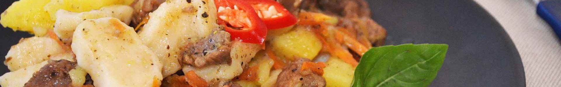 Картофель с галушками и мясом