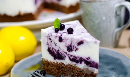 Чернично – йогуртовый торт
