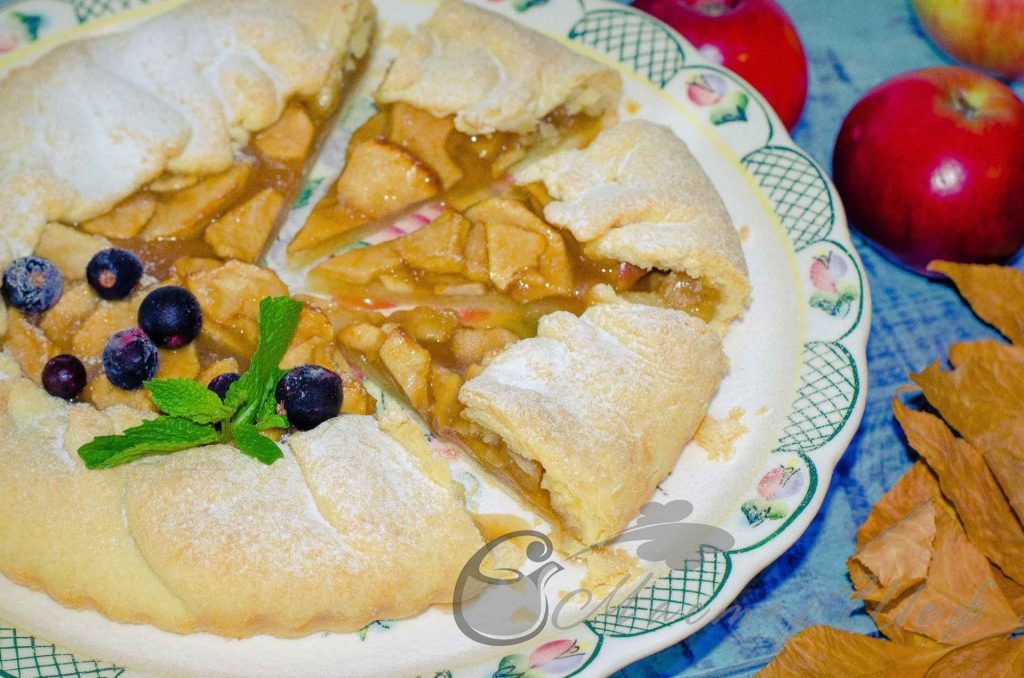 Осенний пирог с яблоками - рецепт
